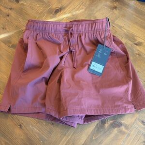 NWT Men’s Small VRST 5” Everyday Shorts - Rust - $50